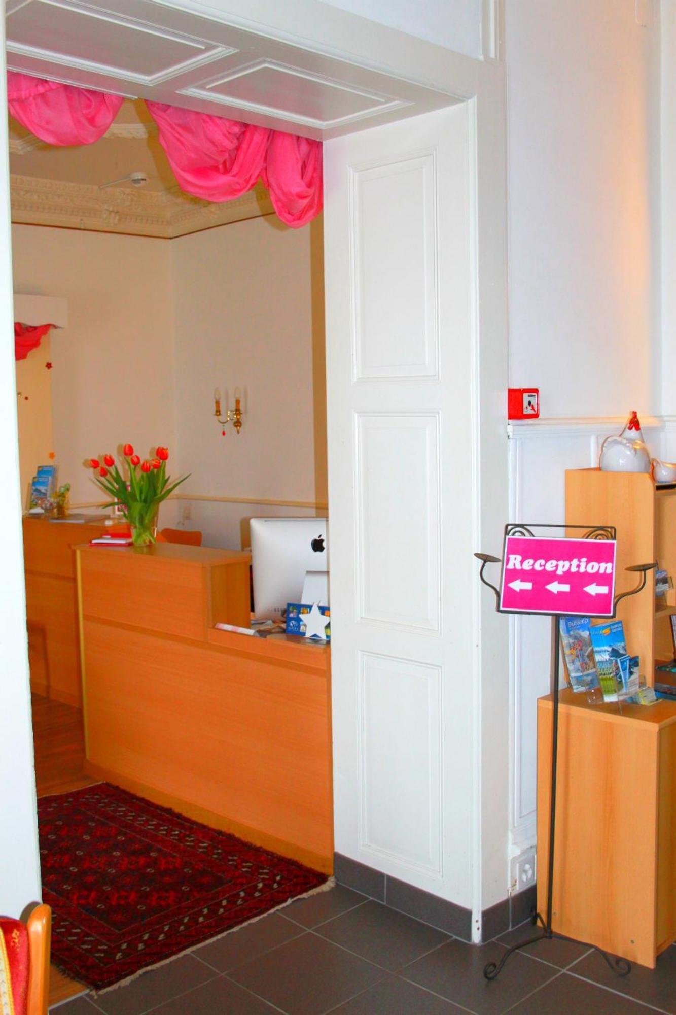 Basicrooms Hotel Unterseen Kültér fotó